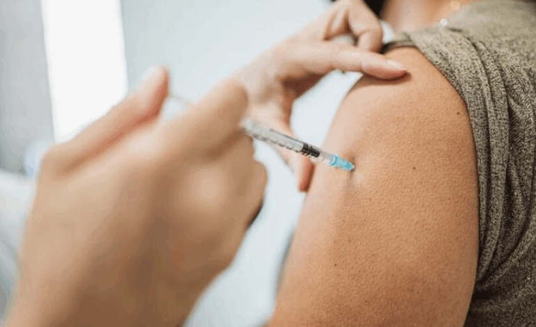 Vacina contra o câncer avança com tecnologia de RNA mensageiro e estimula sistema imune a combater tumores