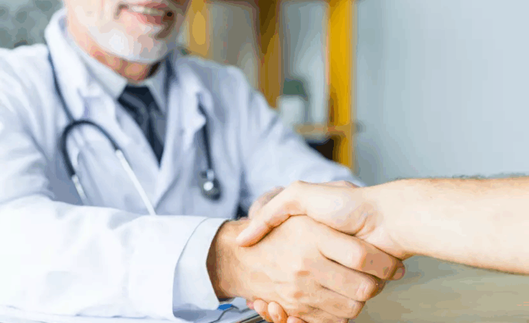 Fusões e aquisições em hospitais e laboratórios crescem 45% no semestre, aponta KPMG