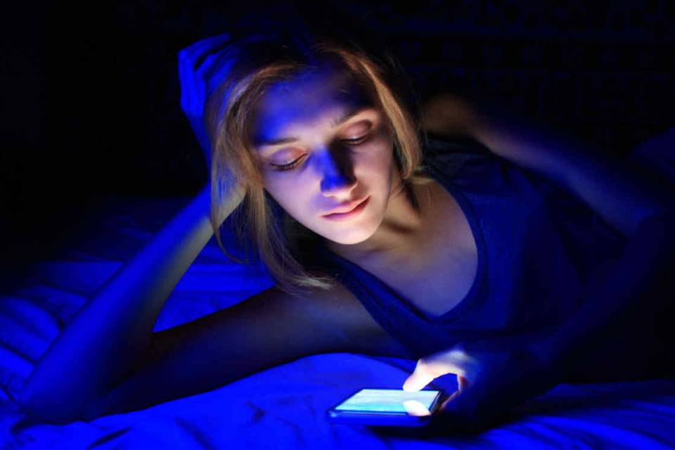 Luz azul: o vilão silencioso para os olhos em tempos digitais