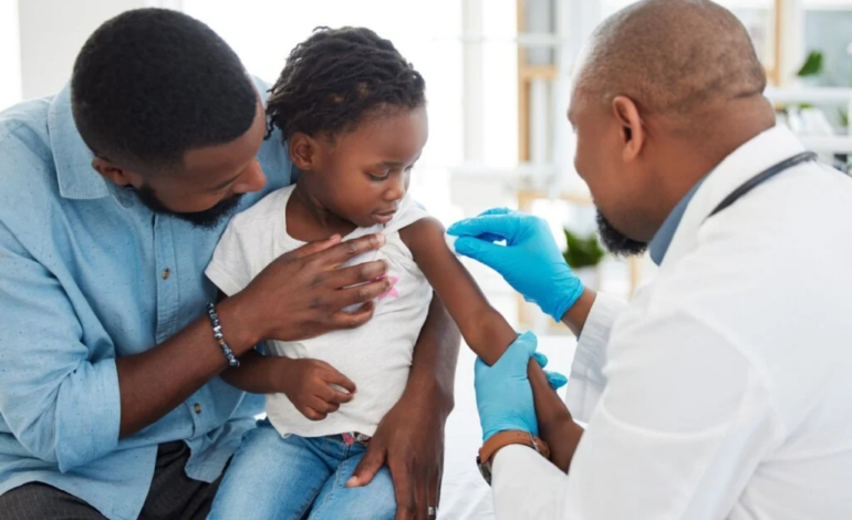 SUS Dobra Proteção Infantil: Nova Vacina Contra Meningite Salta de 3% Para 77% de Cobertura